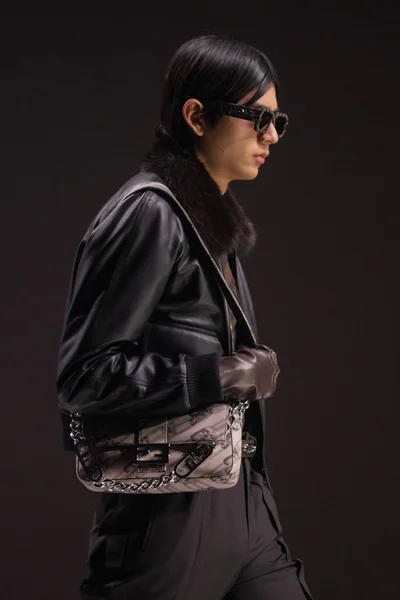 Look 19